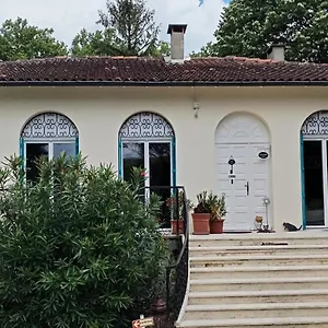  Bed & Breakfast La Casanat France