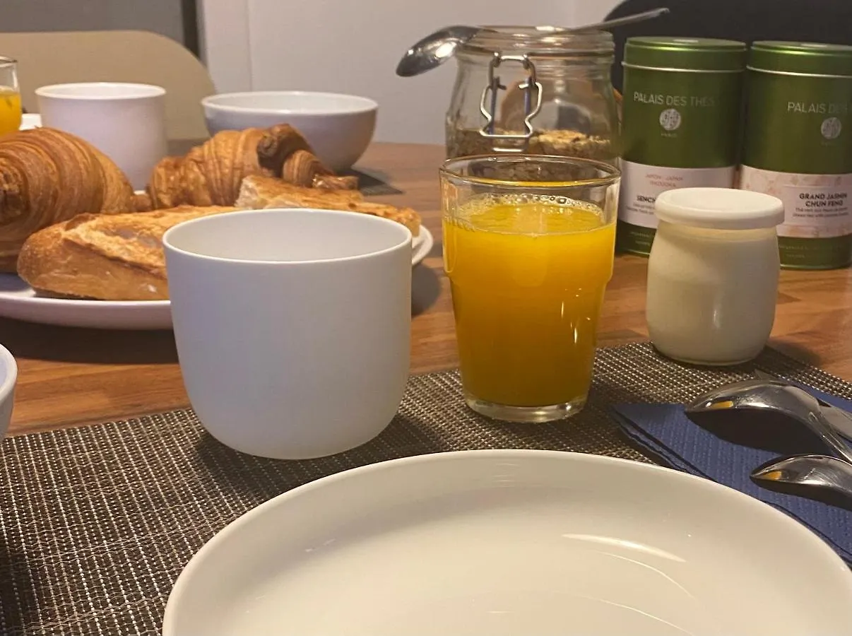 Maison Auguste Paris Bed & Breakfast